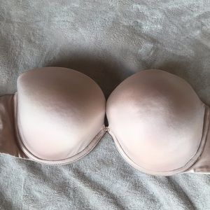 Victoria’s Secret strapless bra